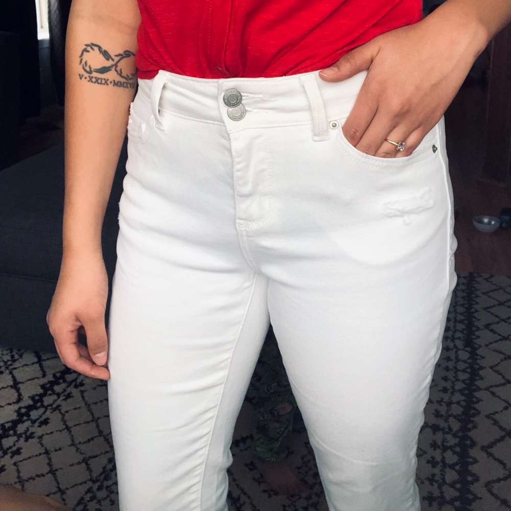 Time & Tru Distressed Jeans (NWT)